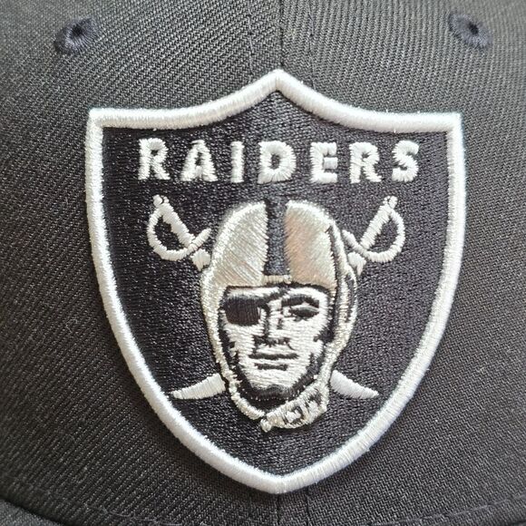 Las Vegas Raiders New Era Cloud Icons Fitted Hat 59FIFTY 7 1/8 Black Silver NFL - Picture 6 of 14